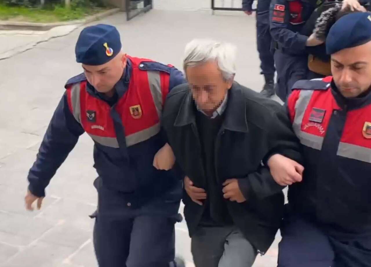 Damadın katlettiği 4 kişilik aile toprağa verildi 6